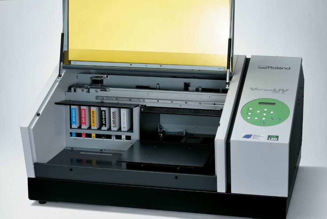 Новый ультра-фиолетовый принтер Roland VersaUV LEF-12